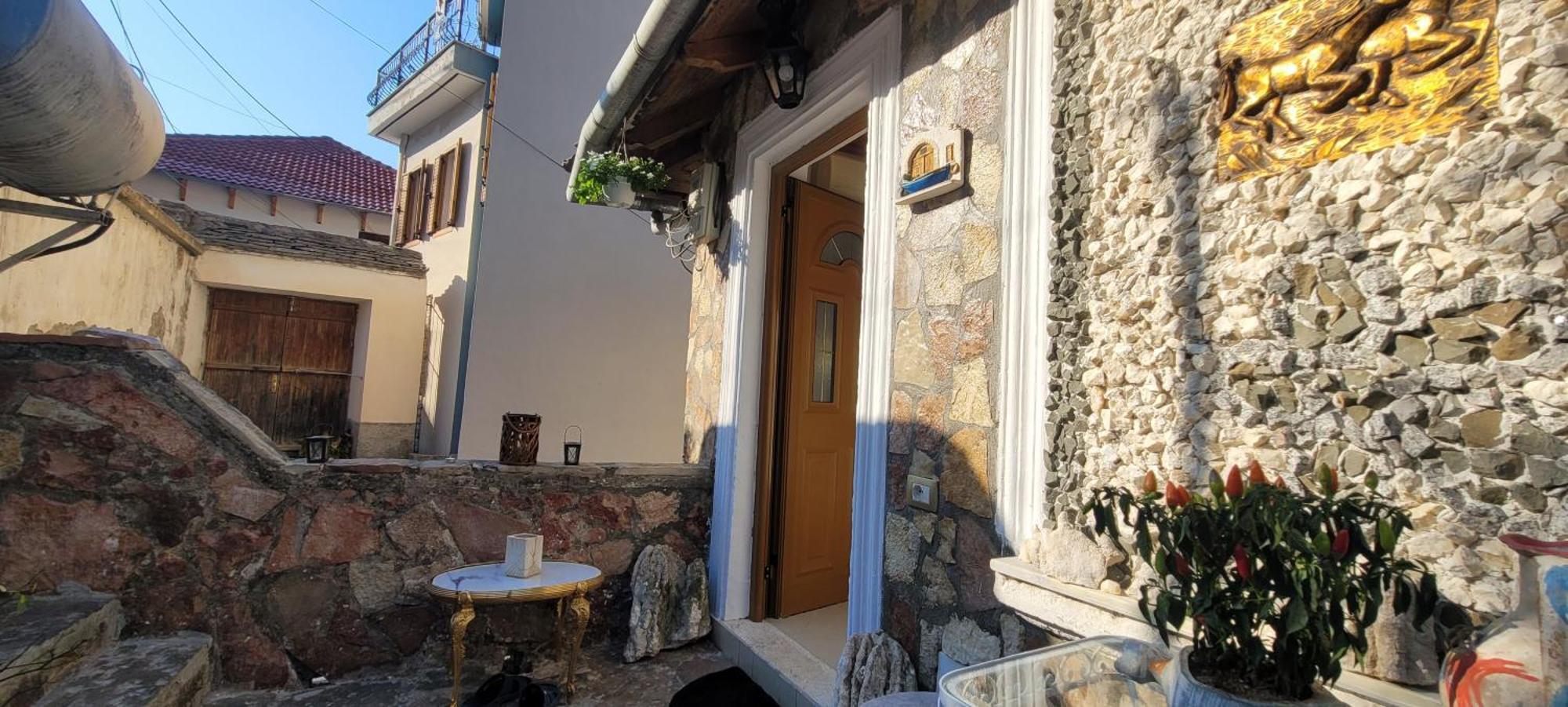 Guest House Emily Gjirokastër Exterior foto