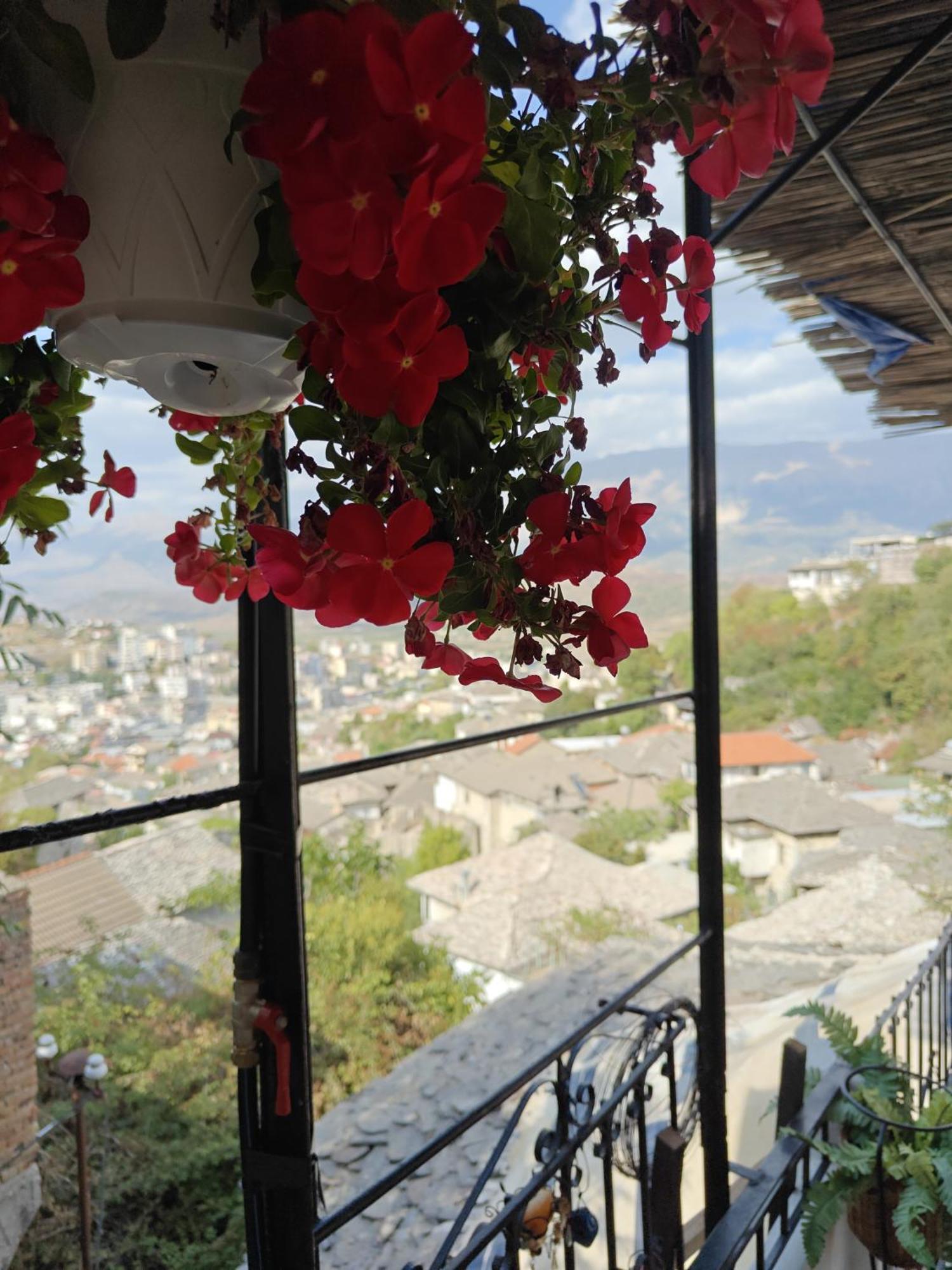 Guest House Emily Gjirokastër Exterior foto